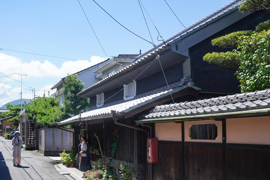 前川家（まえかわけ / 三角邸と一体だった町家）